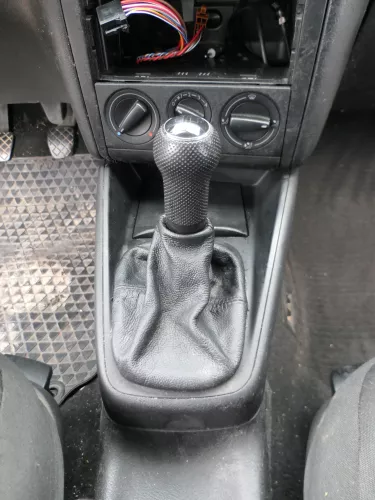 VW Golf 4 Bora Schaltknauf Schaltsack Schaltung Schaltknüppel schwarz Benziner 5 (184574)