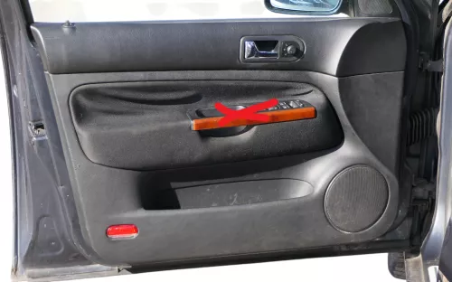 1x Golf 4 Bora Türverkleidung Verkleidung Tür vorne links 4/5-Türer schwarz