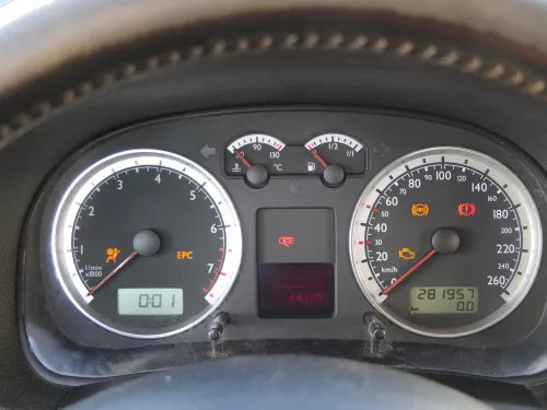 VW Bora Tacho Tachometer Kombiinstrument 281.000km 1J5920825A 1,6-2,8