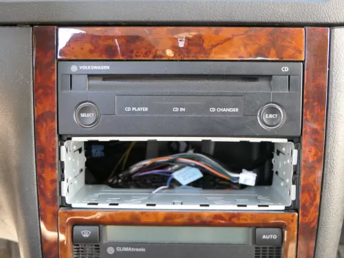 Golf 4 Bora Mittelkonsole Verkleidung um Radio Dekor Holz wurzelnuss 2WE Blende (184606)