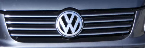 VW Bora Grill Kühlergrill VW Zeichen Logo grau LC7V (184609)