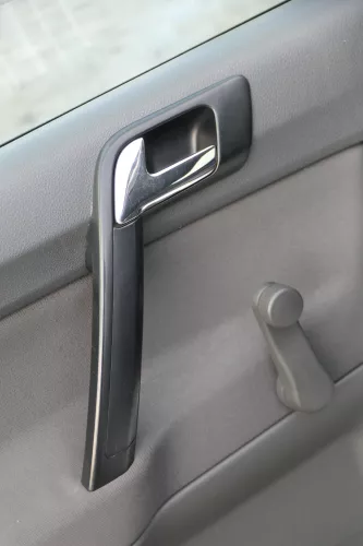 1x VW Polo 9N Türverkleidung Verkleidung Tür vorne links 2/3-Türer Griff Öffner (184653)