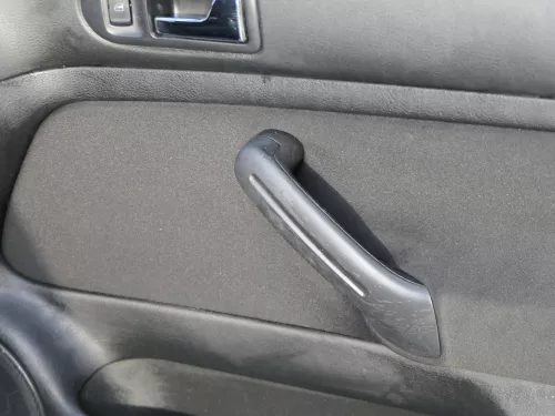 VW Golf 4 2/3-Türer Türverkleidung Verkleidung Tür vorne rechts schwarz (184702)