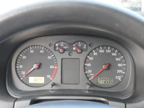 VW Golf 4 Tacho Tachometer Kombiinstrument 244.000km 1J0920806 1,4 16V 75PS 55kw (184703)