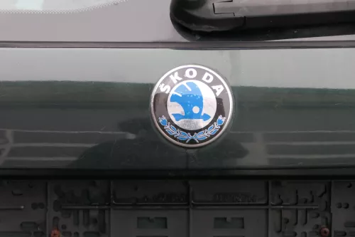 Skoda Fabia 6Y Combi Kombi Heckklappe Kofferraumklappe Klappe grün LF8C (184744)