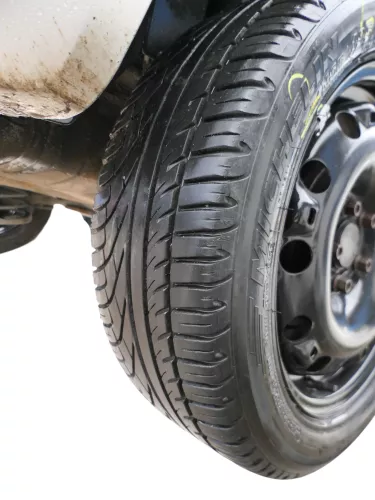 1x VW Polo 9N Ibiza Felge Reifen 195/50 R15 82V Sommerreifen 6-7mm Ersatzrad