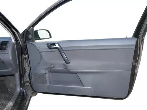 1x VW Polo 9N Türverkleidung Verkleidung Tür vorne rechts 2/3-Türer Griff Öffner