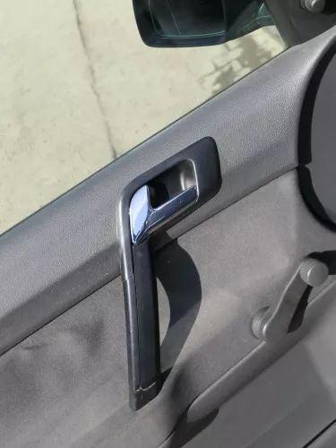 1x VW Polo 9N Türverkleidung Verkleidung Tür vorne links 2/3-Türer Griff Öffner (184880)