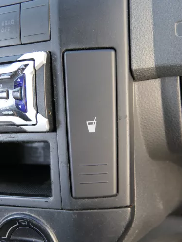 VW Polo 9N Mittelkonsole Verkleidung um Radio schwarz 6Q0858069AC (184887)