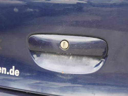 VW Polo 9N 9N3 Griff Heckkklappe Heckklappengriff blau LB5N