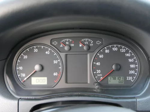 VW Polo 9N Tacho Tachometer Kombiinstrument 178.000km 6Q0920800P 1,2 47kw 40kw