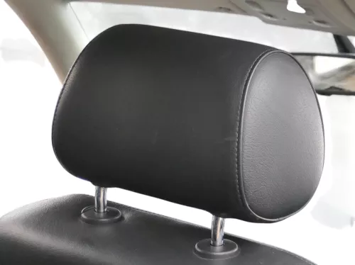 1x A4 B5 A6 4B Kopfstütze vorne rechts/links Buffalino schwarz soul