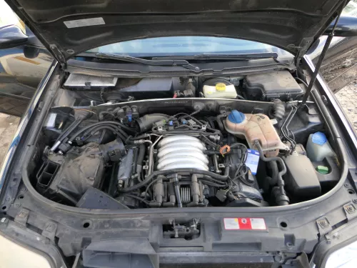 A4 B5 A6 Klimaleitung Kältemittelschlauch 6 Zylinder V6 Motor Klima 8D0260707AJ 