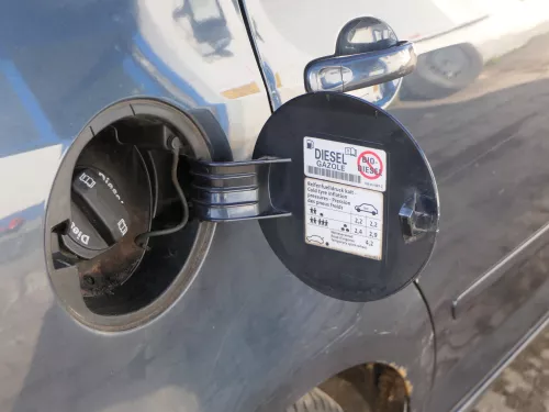 VW Golf Plus 5M1 V Tankdeckel Klappe Tankklappe Deckel Tank blau LC5F (185032)