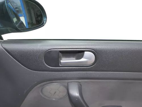 VW Golf Plus 5M 1x Türverkleidung Verkleidung Tür vorne rechts schwarz (185039)