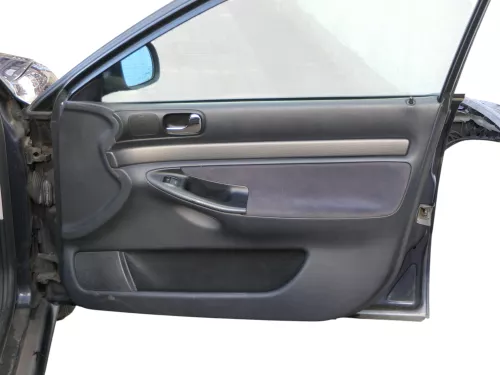 1x Audi A4 B5 Türverkleidung Verkleidung Tür vorne rechts Griff Öffner