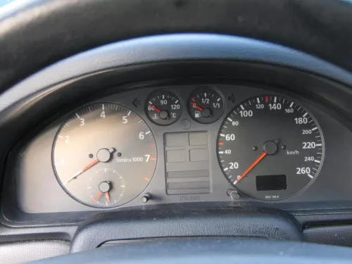 Audi A4 B5 Tacho Tachometer 8D0919033C Benziner 1,6 1,8 bis ca. 1997 196.000km (185066)