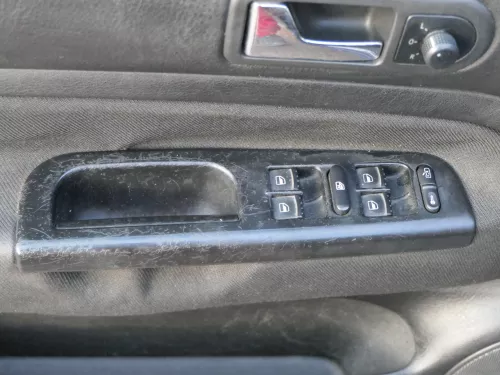 1x Golf 4 Bora Türverkleidung Verkleidung Tür vorne links 4/5-Türer schwarz (185086)