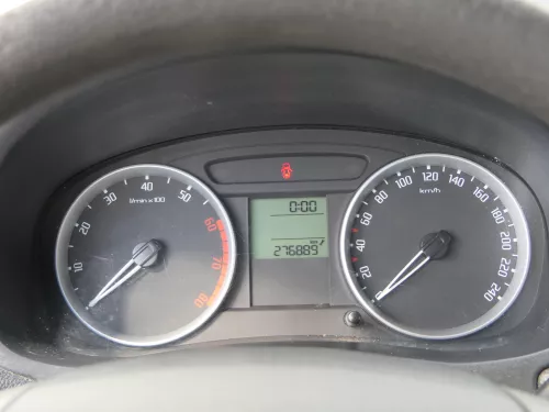 Skoda Fabia Roomster Tacho Tachometer Kombiinstrument 276.000km 5J0920811B Benzi