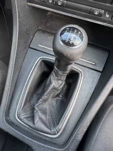 Audi A4 8E B6 B7 Schaltknauf Schalthebel Schalthebelgriff Leder 6Gang soul schwa