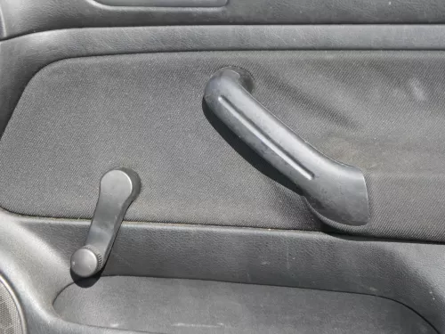 VW Golf 4 2/3-Türer Türverkleidung Verkleidung Tür vorne rechts schwarz (185168)