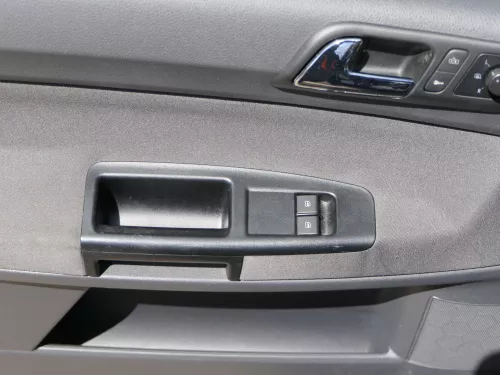 1x VW Polo 9N Türverkleidung Verkleidung Tür vorne links 2/3-Türer Griff Öffner (185201)