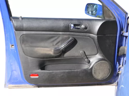 1x Golf 4 Bora Türverkleidung Verkleidung Tür vorne links 4/5-Türer schwarz