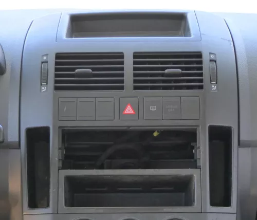 VW Polo 9N Mittelkonsole Verkleidung um Radio schwarz 6Q0858069AD /T