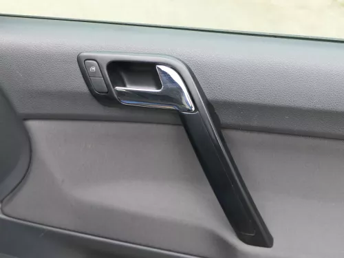 1x VW Polo 9N Türverkleidung Verkleidung Tür vorne rechts 2/3-Türer Griff Öffner (185290)