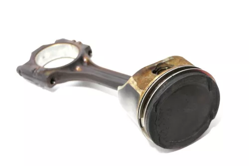 VW Golf 4 Pleuel Kolben 1,4 16V AKQ 55kw 75PS ( evtl. Nr 036198401 )