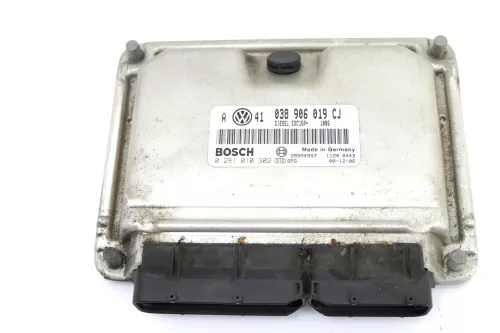 VW Golf 4 Steuergerät Motor Motorsteuergerät 1,9 TDI AJM 85kw 038906019CJ