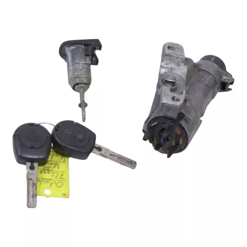Skoda Octavia 1U Schloßsystem Türschloß 2x Schlüssel Schloß Zündschloß Tür (149791)