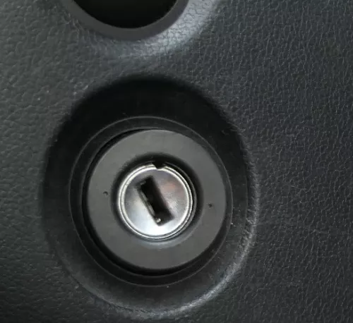 VW Golf 7 5G Schloßsystem 1x Türschloß mit 1x Schlüssel Schloß Zündschloß