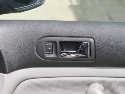 VW Golf 4 2/3-Türer Türverkleidung Verkleidung Tür vorne rechts - grau (185736)