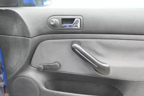 1x VW Golf 4 Bora Limousine / Kombi Türverkleidung Verkleidung Tür vorne rechts (185753)