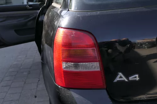 Audi A4 B5 Kombi Avant hinten links Rückleuchte original Facelift 8D9945095D (126239)