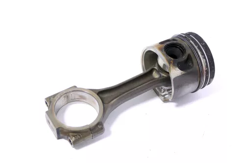 1x VW Passat 3C Pleuel Kolben 2,0 TDI für BMP BMM Motor 038107065KJ Kolben 1-2 (148537)