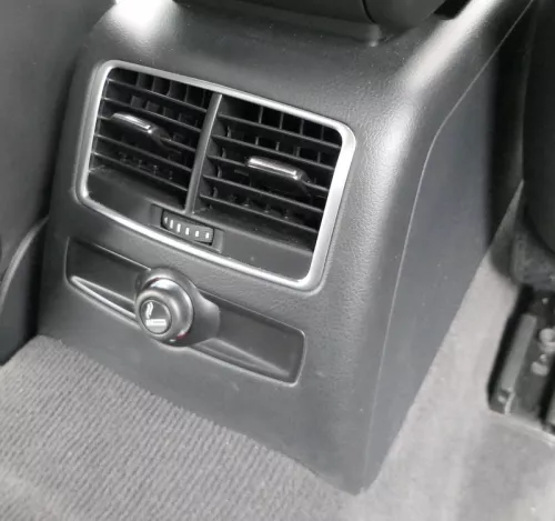 A6 4F Mitteltunnel Tunnel Verkleidung Abdeckung schwarz + Lüftungsdüse hinten (185914)