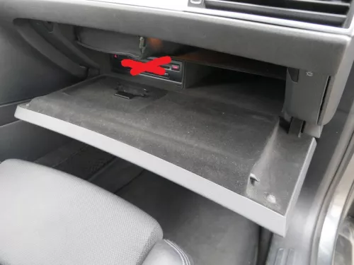 Audi A6 4F Handschuhfach Griff für Handschuhfachdeckel Deckel Klappe schwarz (185949)