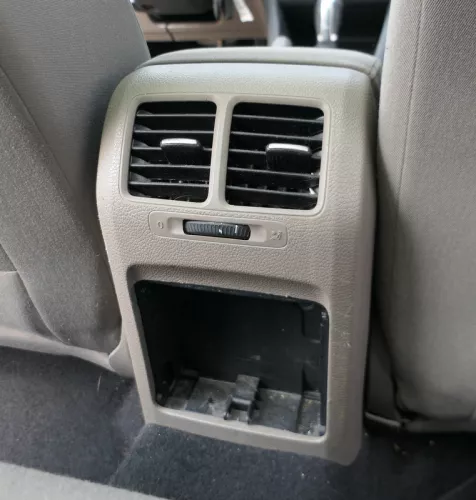 Golf 5 / 6 Mittelarmlehne Armlehne Lehne Mitte verschiebar latte macchiato braun (186127)