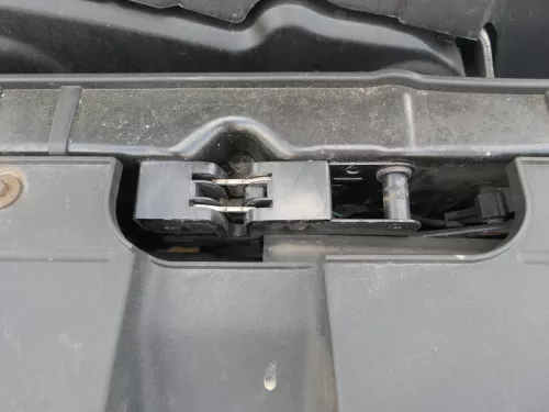 Audi A4 8K Motorhaube Motorhaubenschloß Schloß Klappenschloß vorn ##