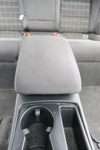 Audi A4 B8 8K A5 8T Mittelarmlehne Armlehne mitte original soul schwarz (172766)