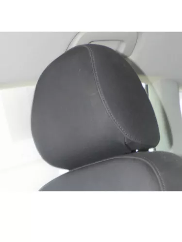1x Audi A4 B8 8K Kopfstütze vorne rechts oder links schwarz /soul vorn 8K0885921