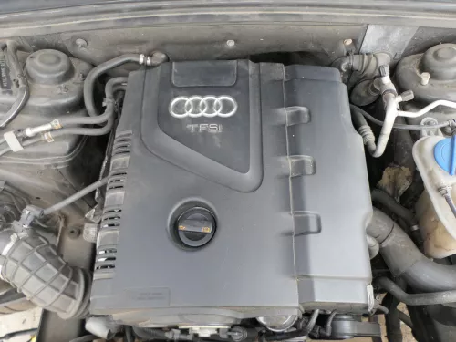 Audi A4 9J B8 A5 8T Motorabdeckung Abdeckung Motor Blende 2,0 TDi