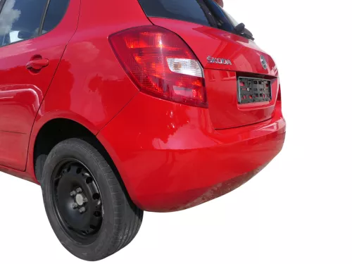 Fabia 5J Schrägheck Limousine Stoßstange hinten Heckstoßstange rot LF3K (186444)