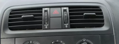 Skoda Fabia Roomster 5J Lüftungsdüse Düse Lüftung vorne in der Mitte 5J0820951G