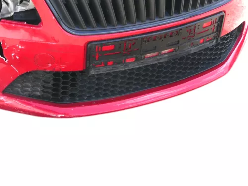 Skdoa Fabia 5J Gitter in Stoßstange Blende Abdeckung vorne mitte unten