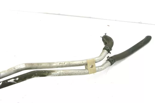 VW T4 Leitung Kühlwasser Kühlflüssigkeit unterm Auto nach hinten 701819885C (123313)