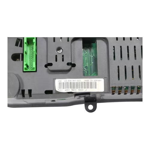 Audi A6 4B Tacho Tachometer Kombiinstrument 325.000km 4B0920900J 2,5 TDI Quattro (149913)