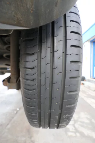4x VW Polo 9N Felgen Reifen 165/70 R14 81T Sommerreifen 5jx14H2 ET35 ca. 5-7mm (173454)